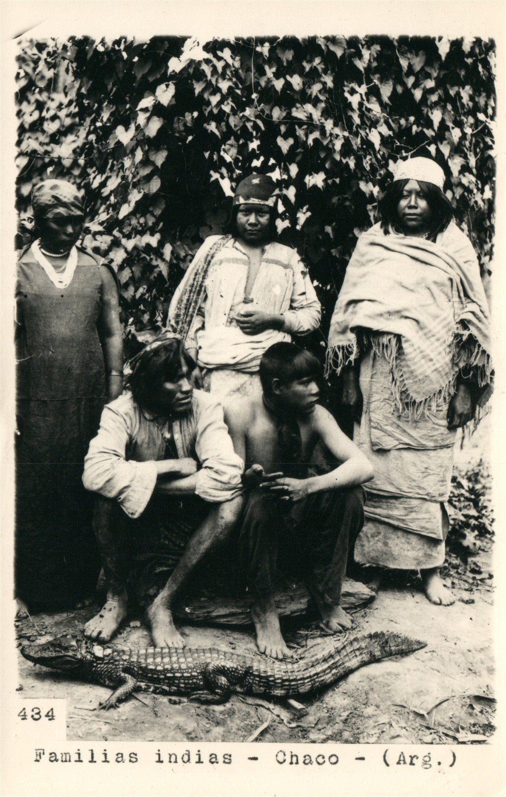 ARGENTINA FAMILIAS INDIAS CHACO ANTIQUE REAL PHOTO POSTCARD RPPC
