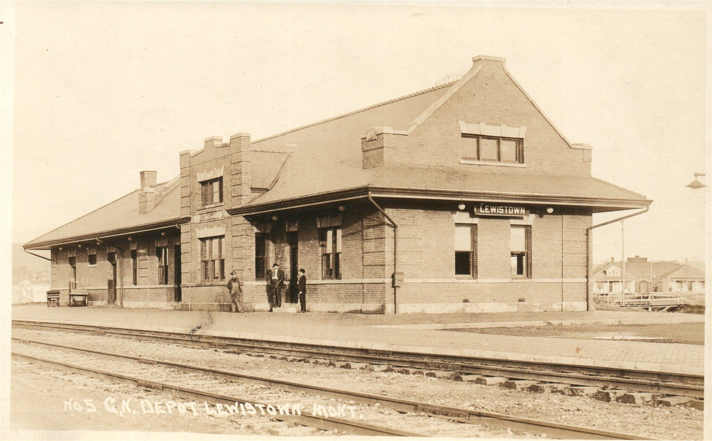 LEWISTON MT RAILROAD STATION RAILWAY DEPOT ANTIQUE REAL PHOTO POSTCARD RPPC