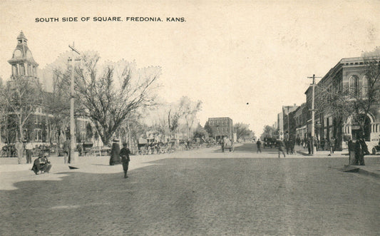 FREDONIA KS SOUTH SIDE OF SQUARE ANTIQUE POSTCARD
