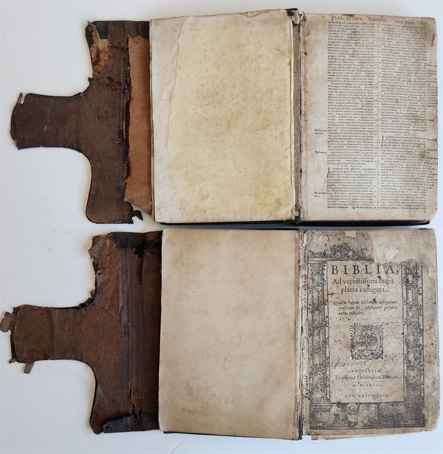 1567 BIBLE in LATIN 2 VOLUMES by PLANTIN antique incl. 1612 R.Barker partial NT