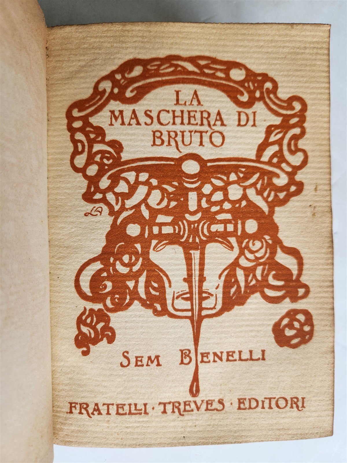 1910 LA MASCHERA di BRUTO antique poetry theatre VELLUM BOUND illustrated