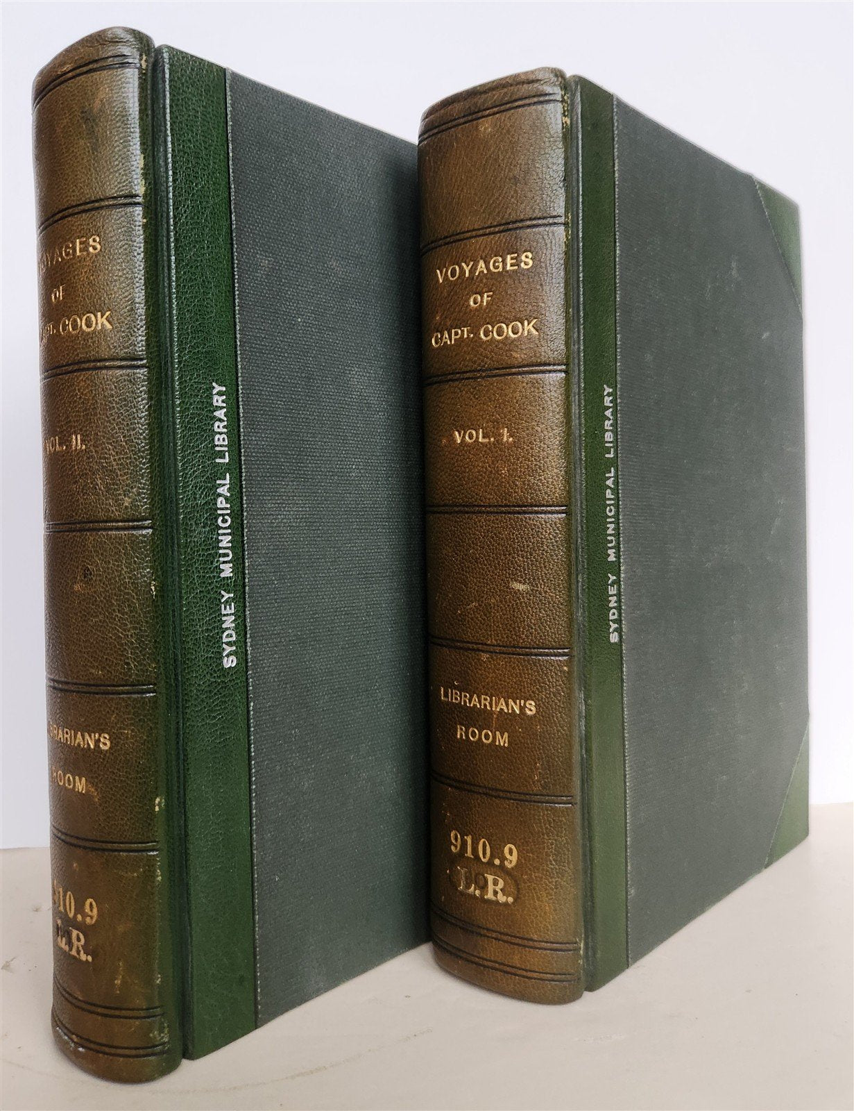 1842 VOYAGES of CAPTAIN COOK ILLUSTRATED 2 VOLUMES antique in ENGLISH