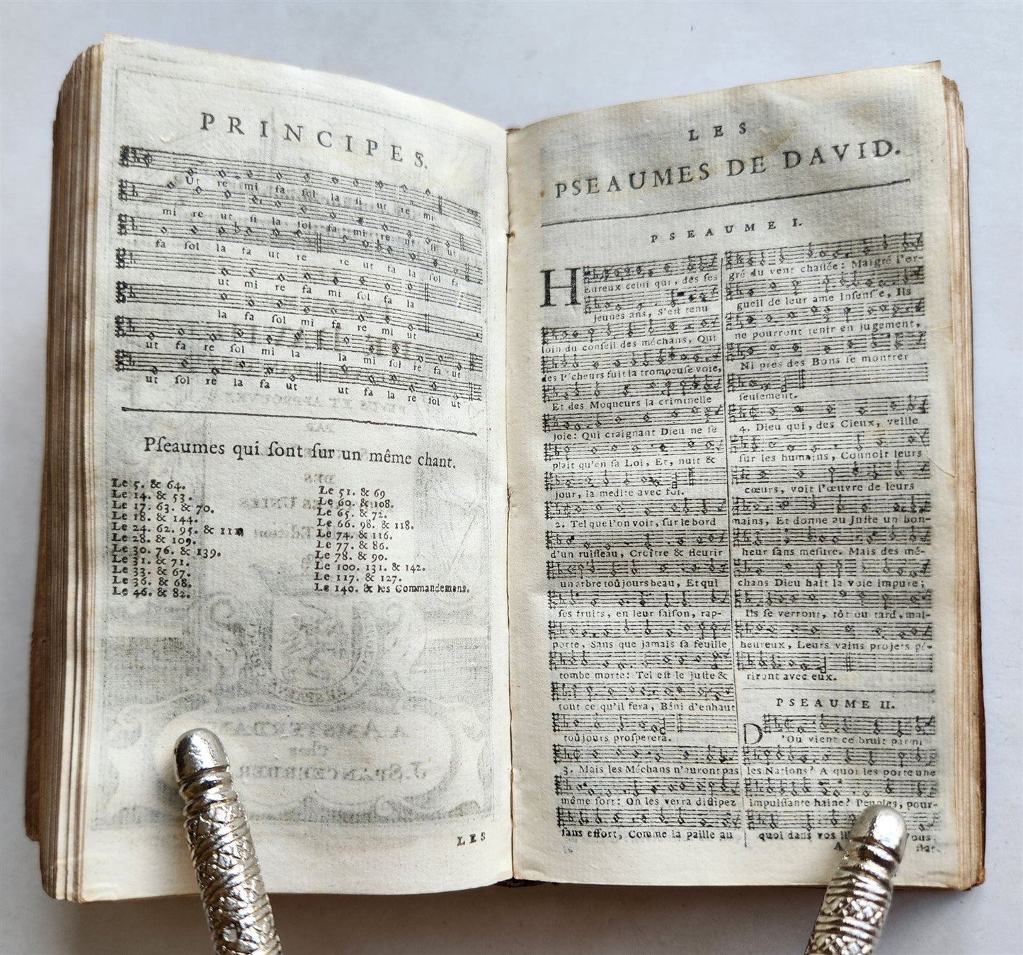 1733 BIBLE in FRENCH Old and New Testament DECORATIVE BINDING antique