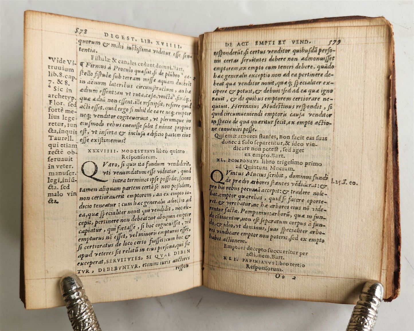 1581 LAW BOOK DIGESTORUM Corpus iuris civilis antique HERALDIC BINDING