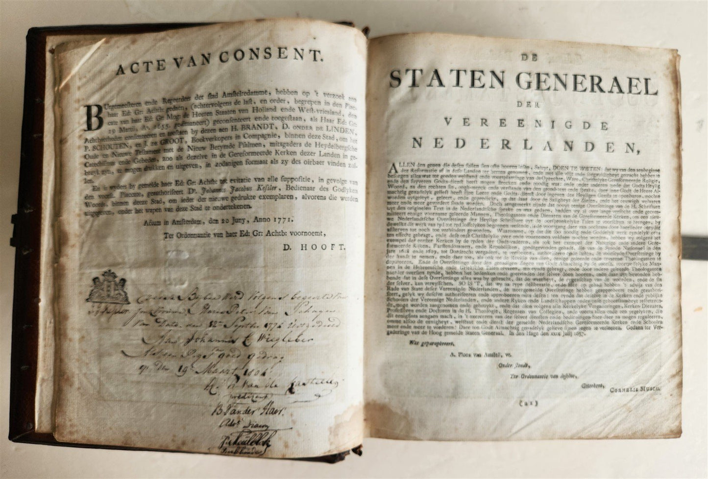 1786 BIBLE in DUTCH antique OLD & NEW TESTAMENT