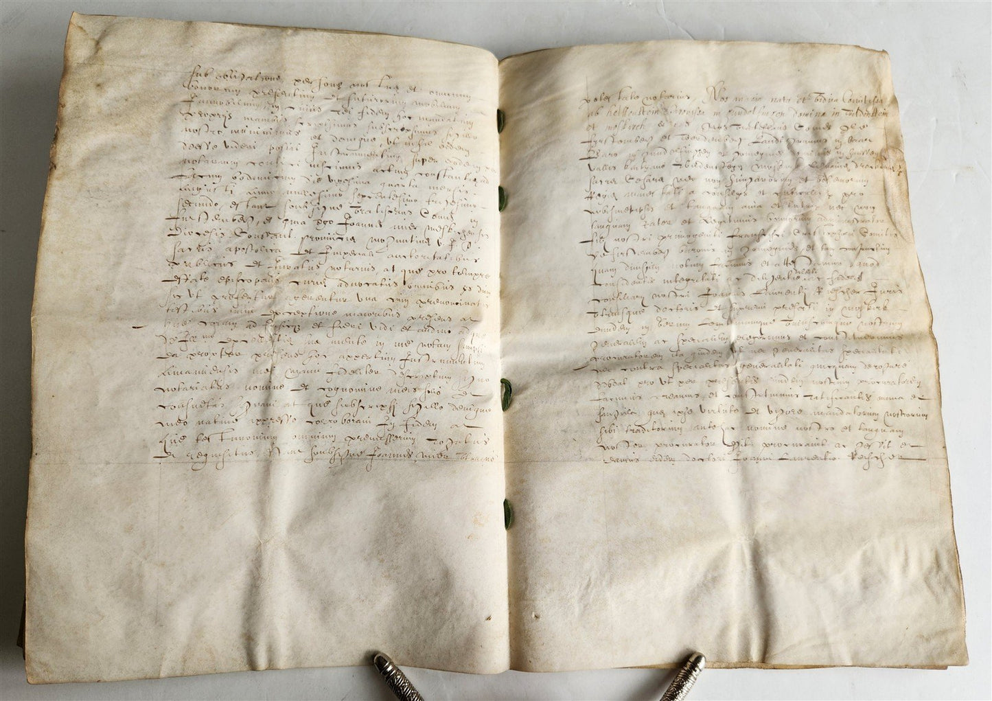 17th century MANUSCRIPT on VELLUM ANTIQUE LEGAL DOCUMENT in FRENCH 24 pages