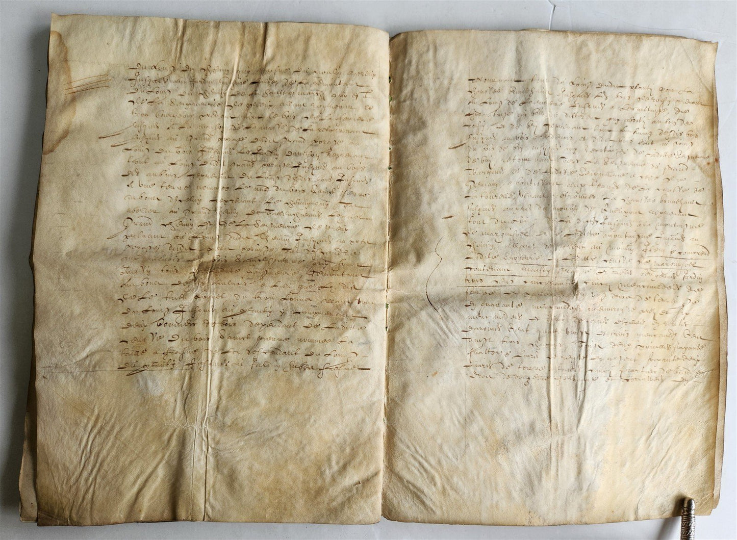 17th century MANUSCRIPT on VELLUM ANTIQUE LEGAL DOCUMENT in FRENCH 24 pages