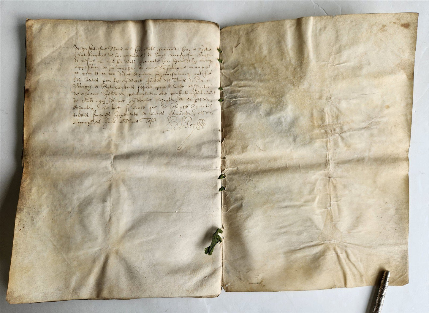 17th century MANUSCRIPT on VELLUM ANTIQUE LEGAL DOCUMENT in FRENCH 24 pages