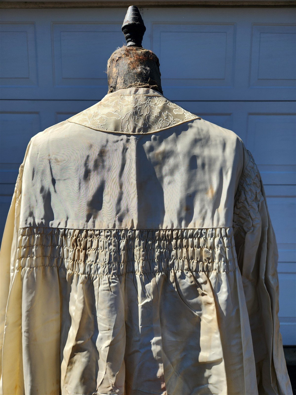 JEWISH WHITE SILK ROBE KITTEL antique JUDAICA
