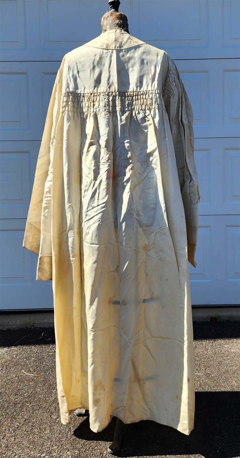 JEWISH WHITE SILK ROBE KITTEL antique JUDAICA