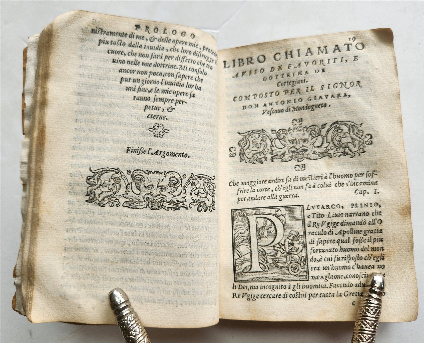 1559 AVISO DE FAVORITI ET DOTTRINA DE CORTIGIANI antique vellum binding 16th C