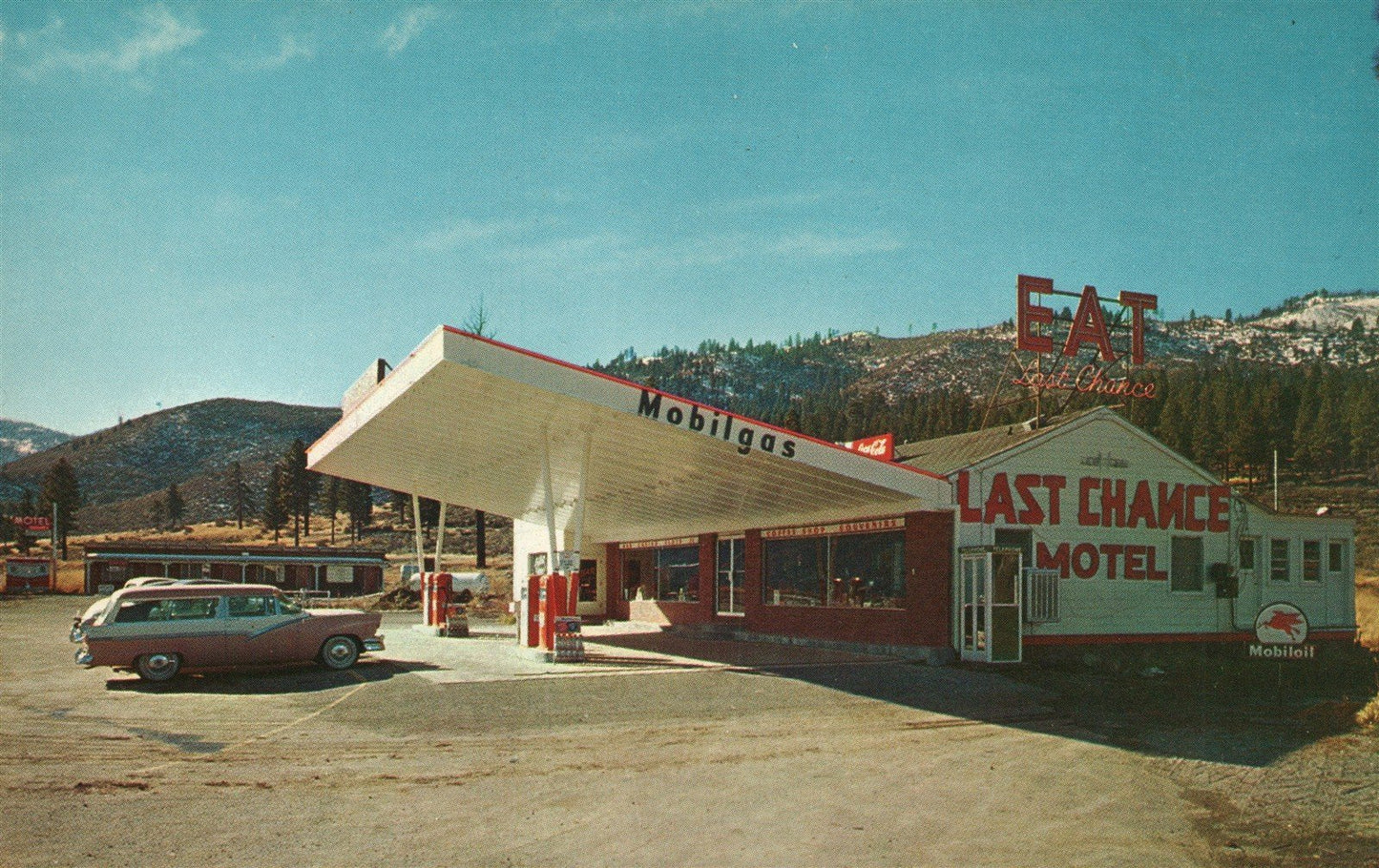 RENO NV GAS STATION VINTAGE POSTCARD