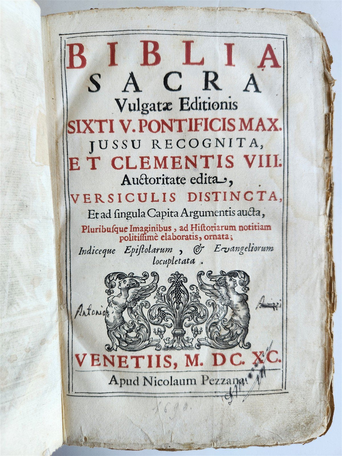 1690 BIBLE in LATIN FULLY ILLUSTRATED antique 17th CENTURY