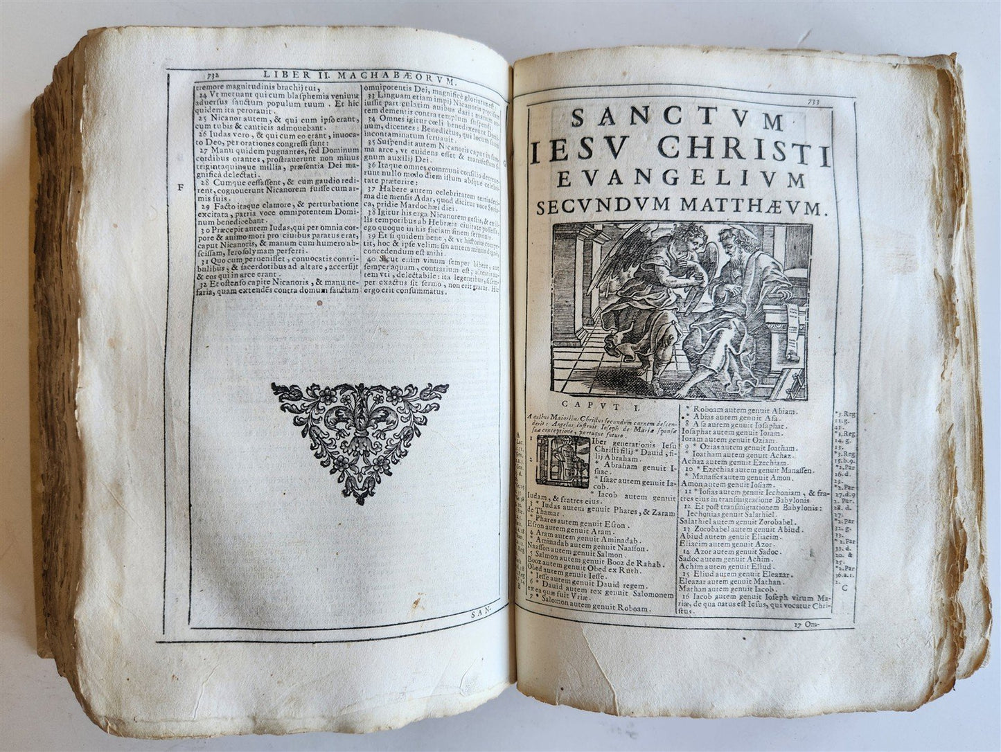 1690 BIBLE in LATIN FULLY ILLUSTRATED antique 17th CENTURY