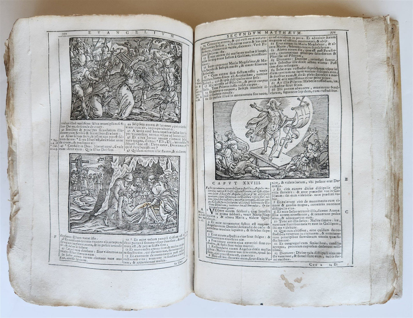 1690 BIBLE in LATIN FULLY ILLUSTRATED antique 17th CENTURY