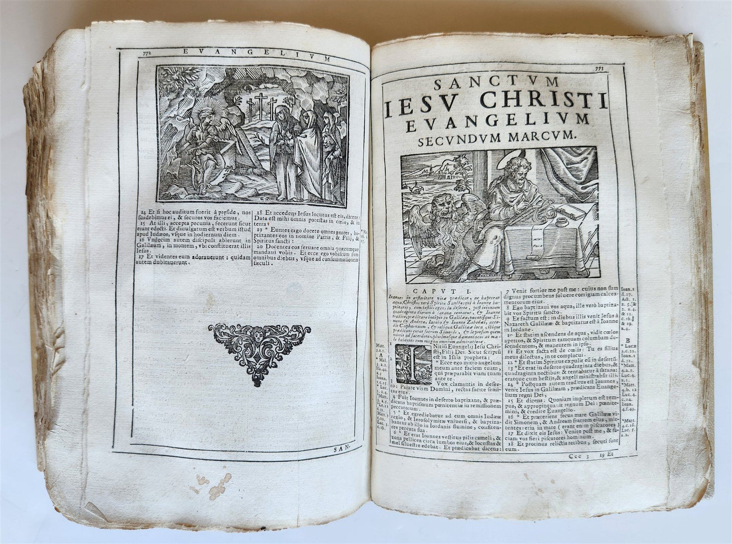 1690 BIBLE in LATIN FULLY ILLUSTRATED antique 17th CENTURY
