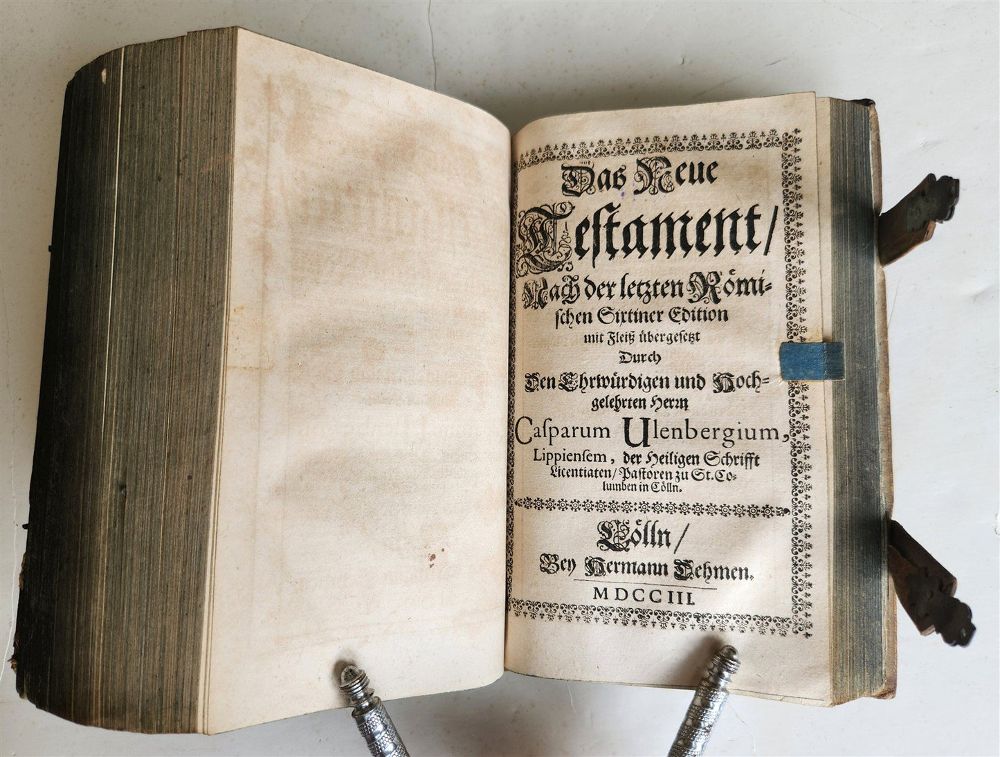 1704 BIBLE in GERMAN antiuque PIGSKIN over WOOD BINDING w/ CLASPS