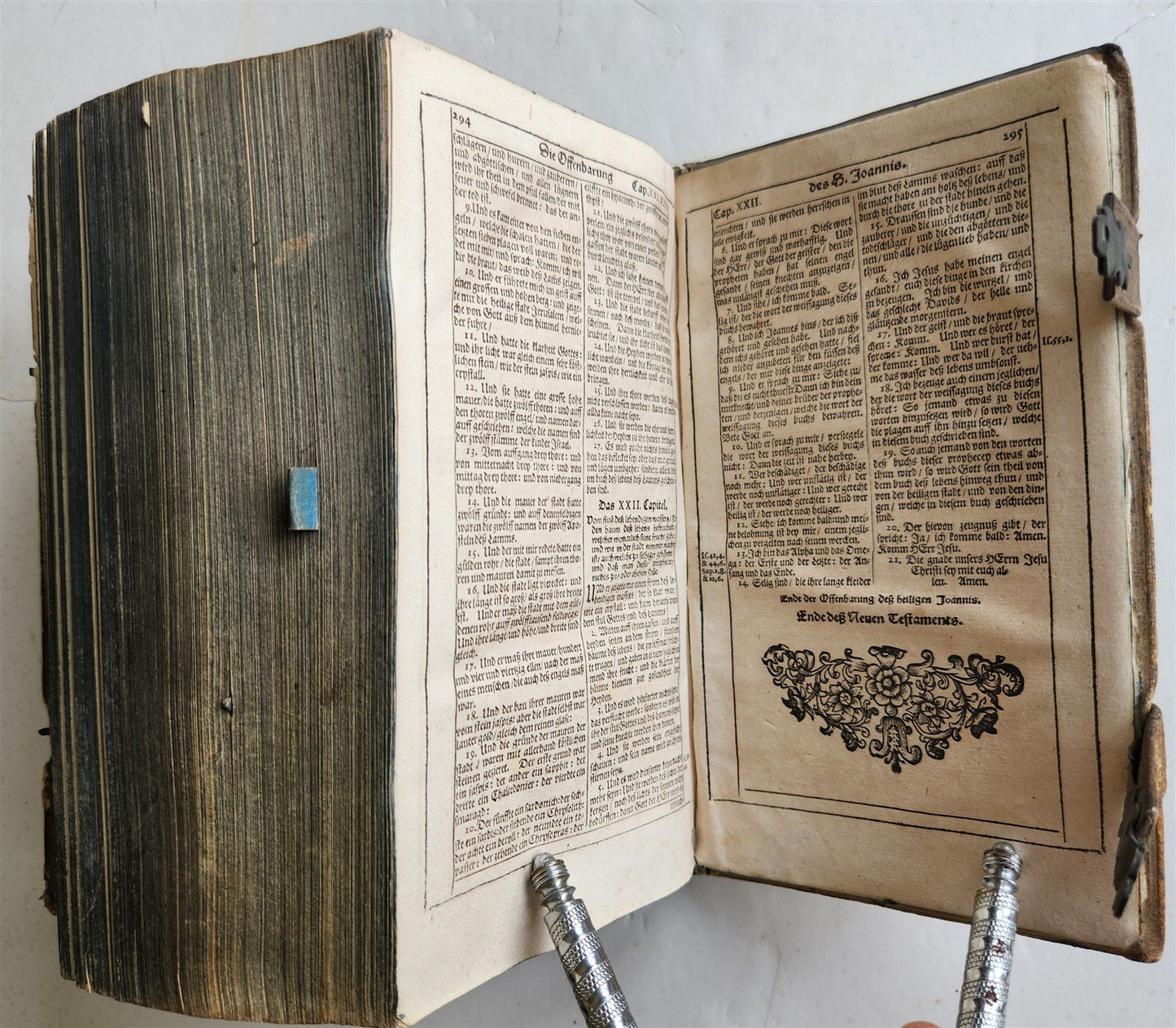 1704 BIBLE in GERMAN antiuque PIGSKIN over WOOD BINDING w/ CLASPS