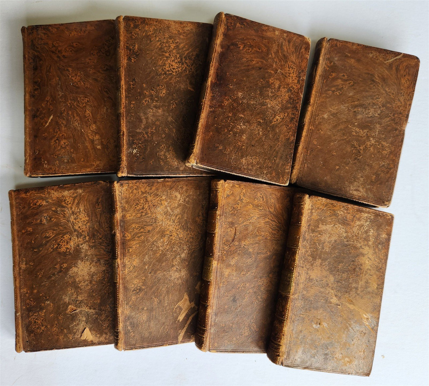 1805 VOLTAIRE 8 VOLUMES Essai sur les moeurs et l'esprit des nations ANTIQUE