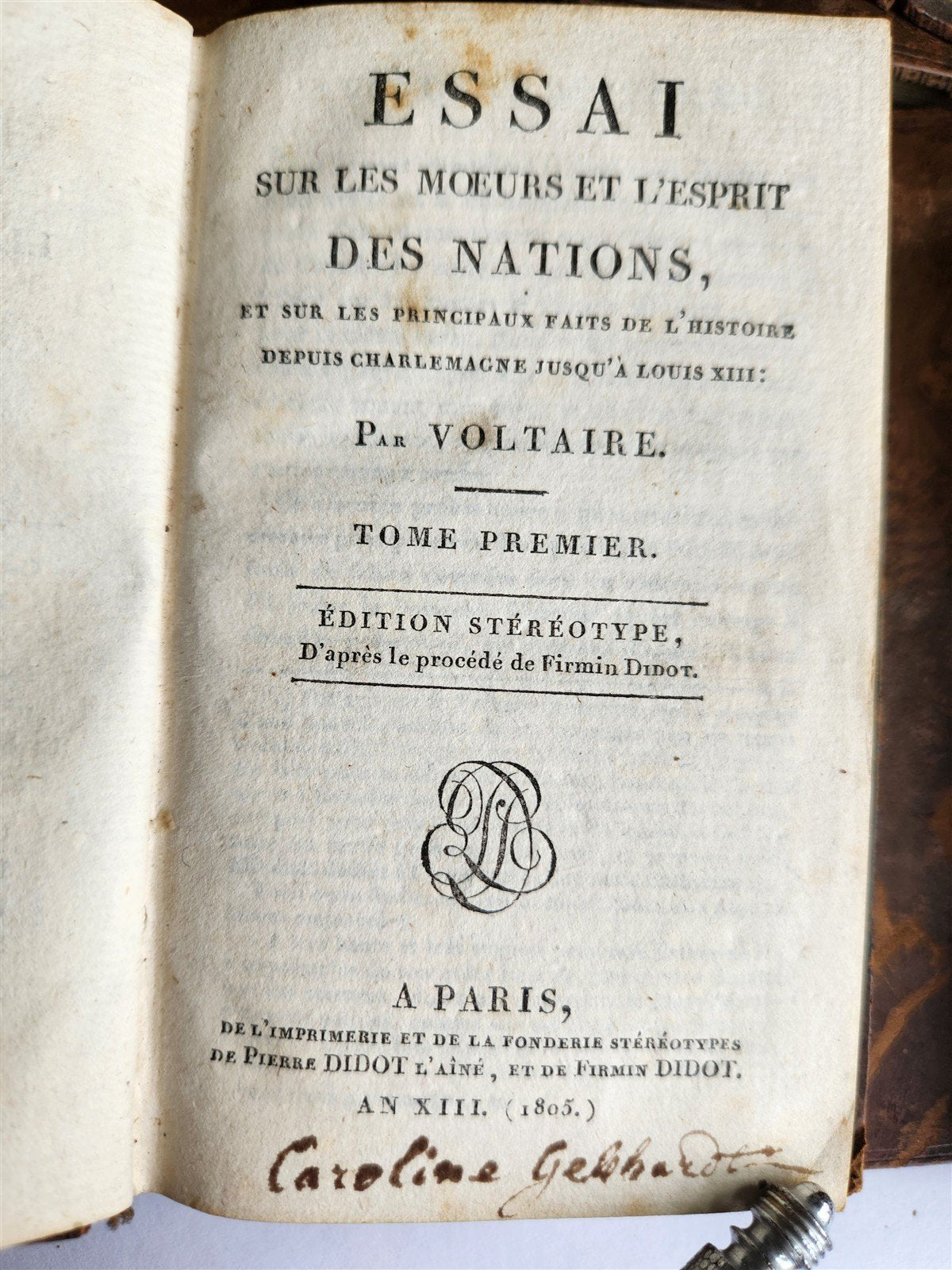 1805 VOLTAIRE 8 VOLUMES Essai sur les moeurs et l'esprit des nations ANTIQUE