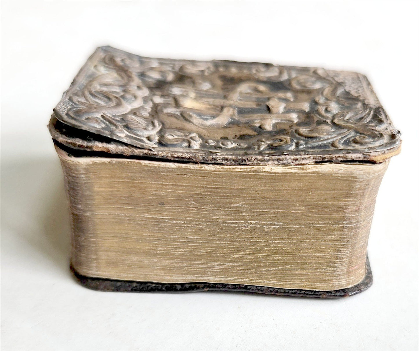 1890s MINIATURE BIBLE in ENGLISH w/ SILVER COVER ANTIQUE