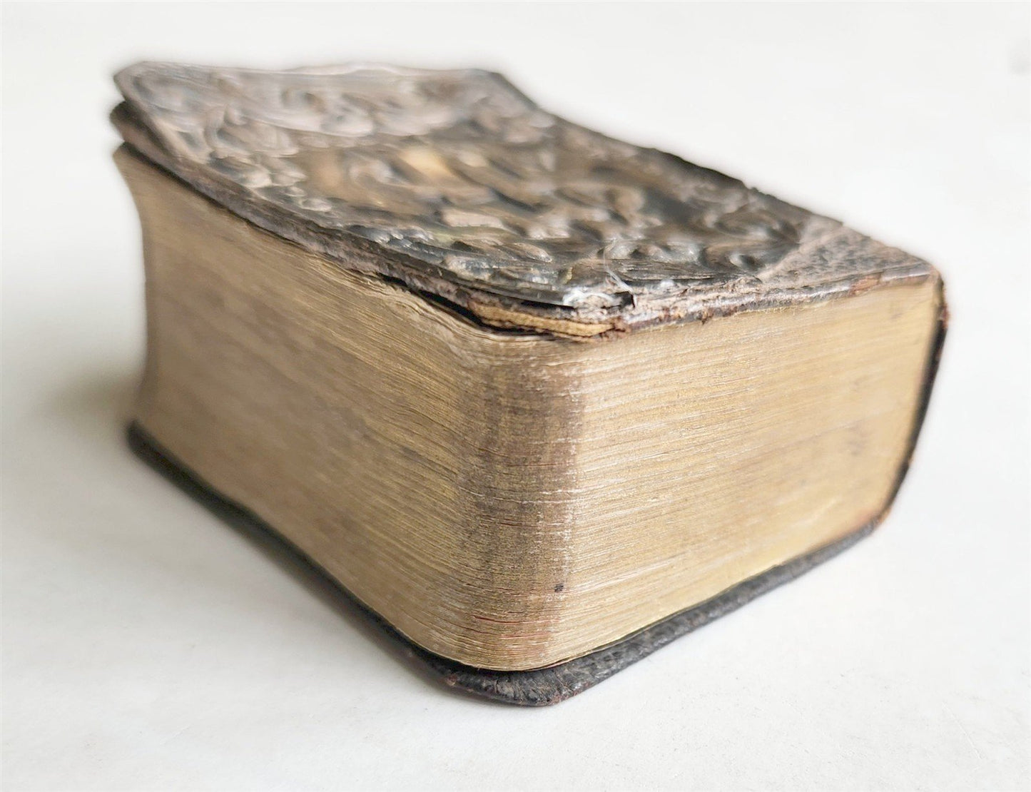 1890s MINIATURE BIBLE in ENGLISH w/ SILVER COVER ANTIQUE