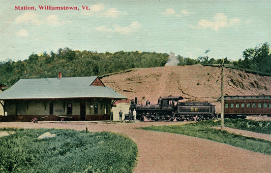 WILLIAMSTOWN VT RAILROAD STATION RAILWAY DEPOT ANTIQUE POSTCARD