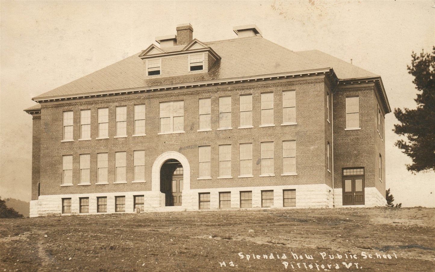 PITTSFORD VT SCHOOL ANTIQUE REAL PHOTO POSTCARD RPPC