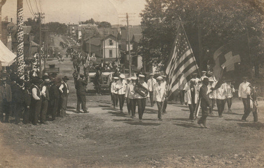 ALBANY WI PATRIOTIC PARADE w/ AMERICAN FLAG ANTIQUE REAL PHOTO POSTCARD RPPC