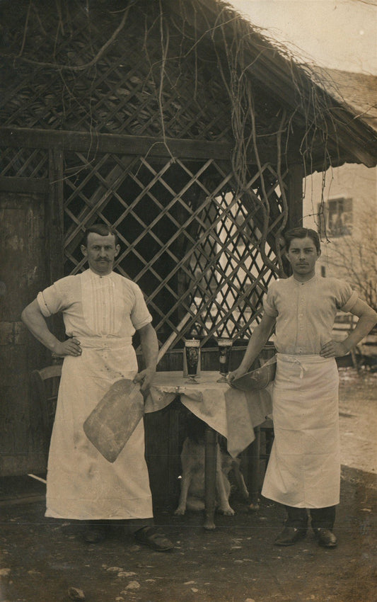 GERMAN WWI ERA BAKERS ANTIQUE REAL PHOTO POSTCARD RPPC