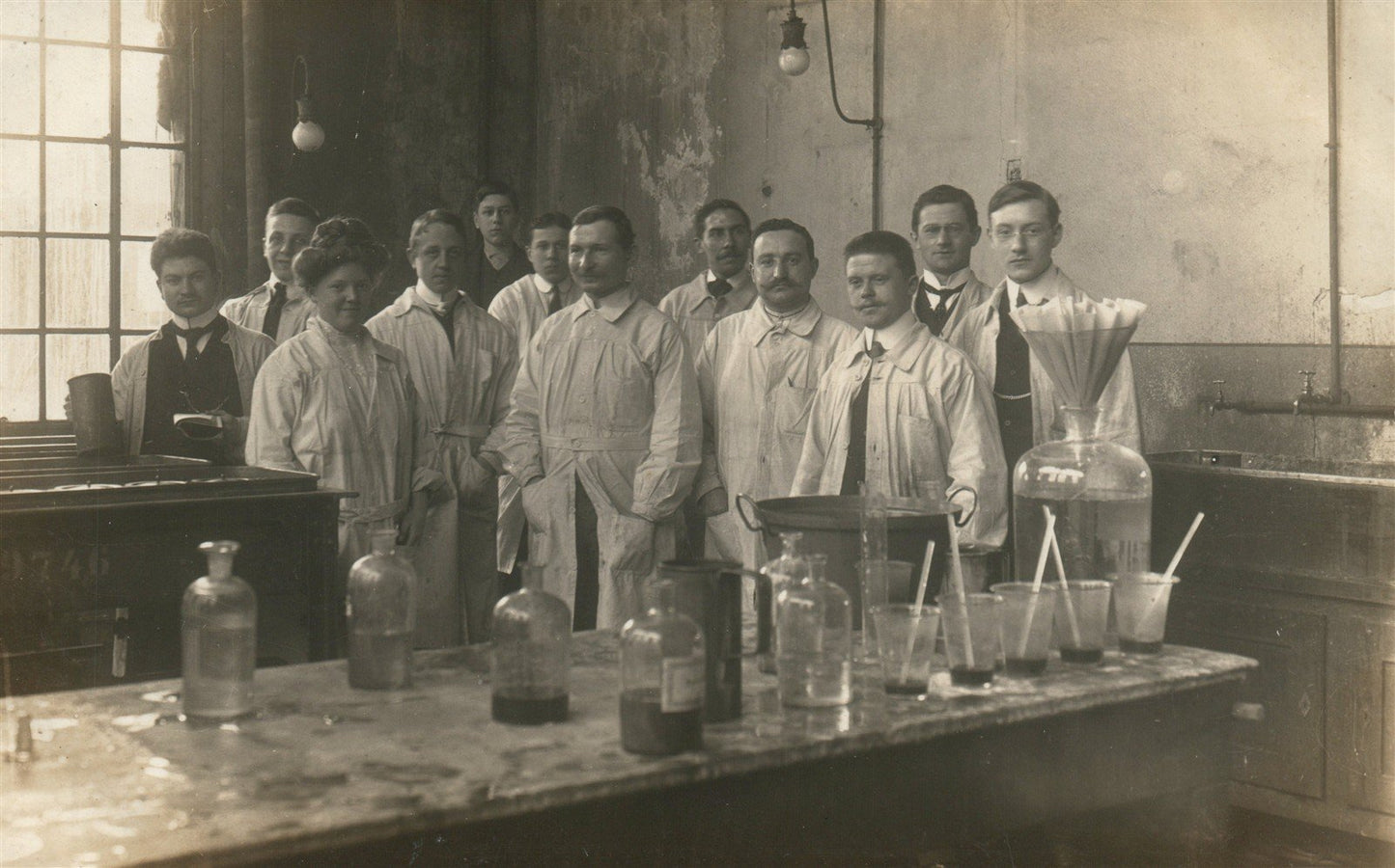 PHARMACY TEAM CHEMISTRY EQUIPMENT ANTIQUE REAL PHOTO POSTCARD RPPC