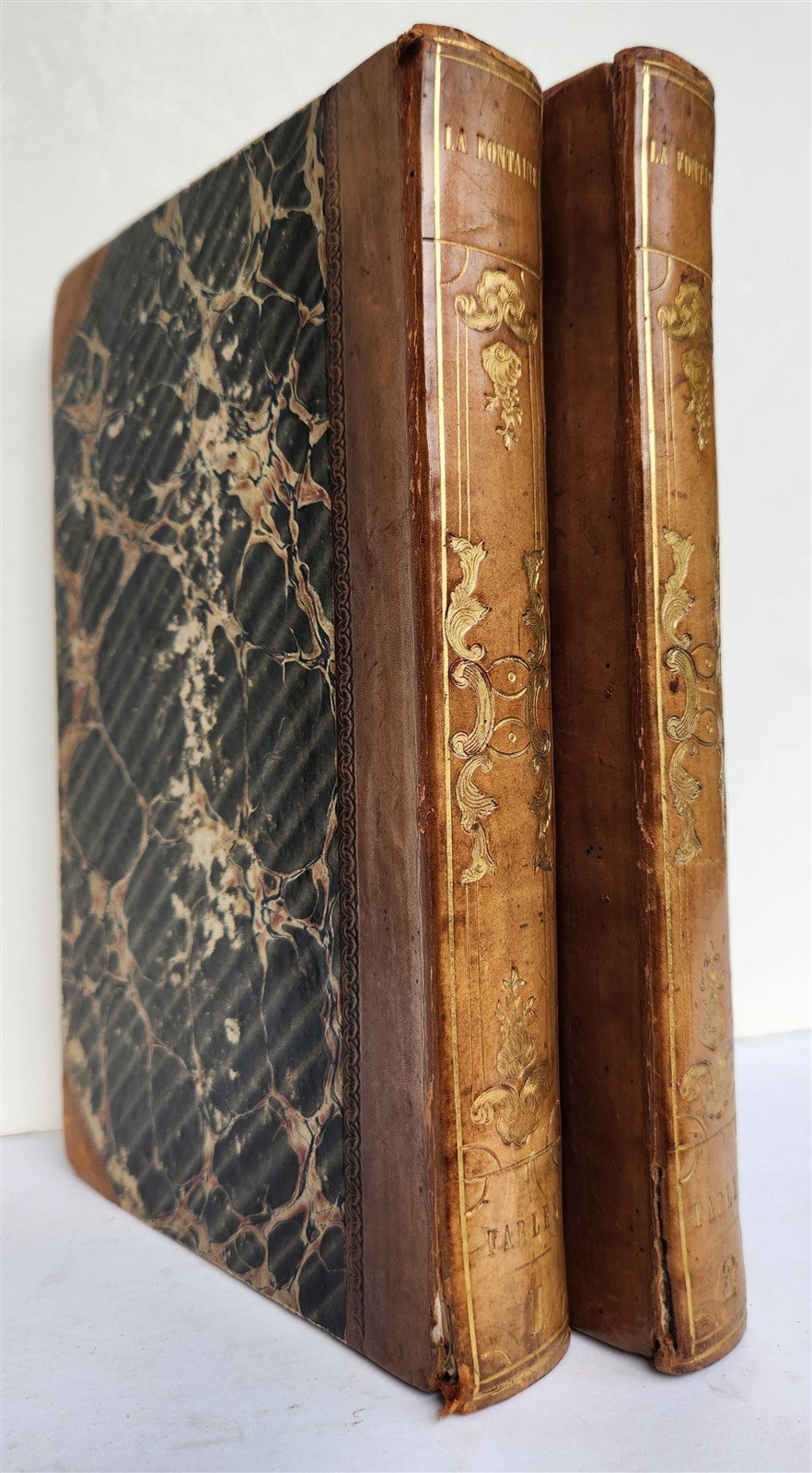1839 FABLES by LA FONTAINE 2 VOLUMES illustrated ANTIQUE in FRENCH