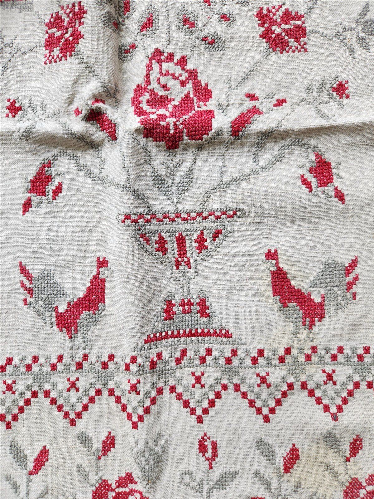 VINTAGE RUSSIAN or UKRAINIAN EMBROIDERED LINEN RUSHNIK or TABLE RUNNER -ROOSTERS