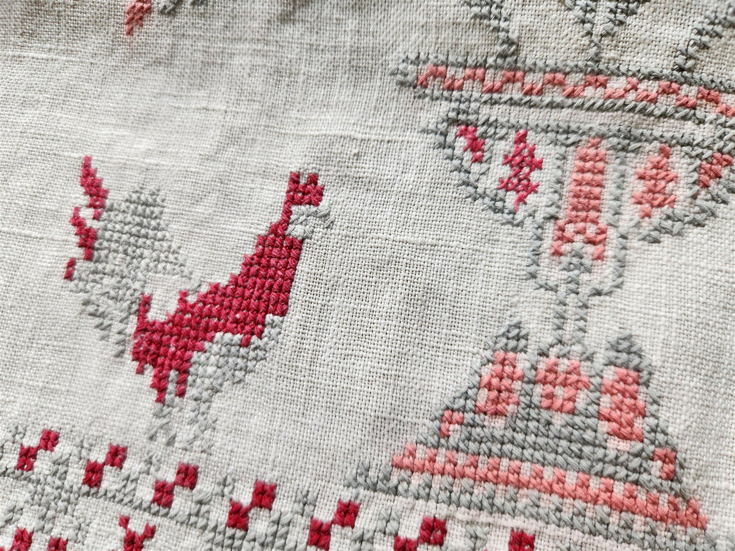 VINTAGE RUSSIAN or UKRAINIAN EMBROIDERED LINEN RUSHNIK or TABLE RUNNER -ROOSTERS