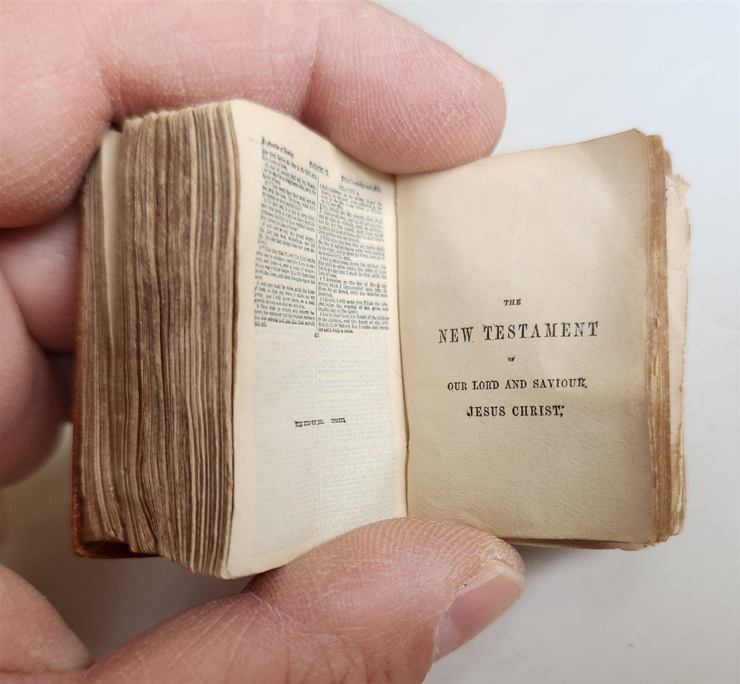 1838 MINIATURE BIBLE in ENGLISH w/ Magnified glass ANTIQUE illustrated