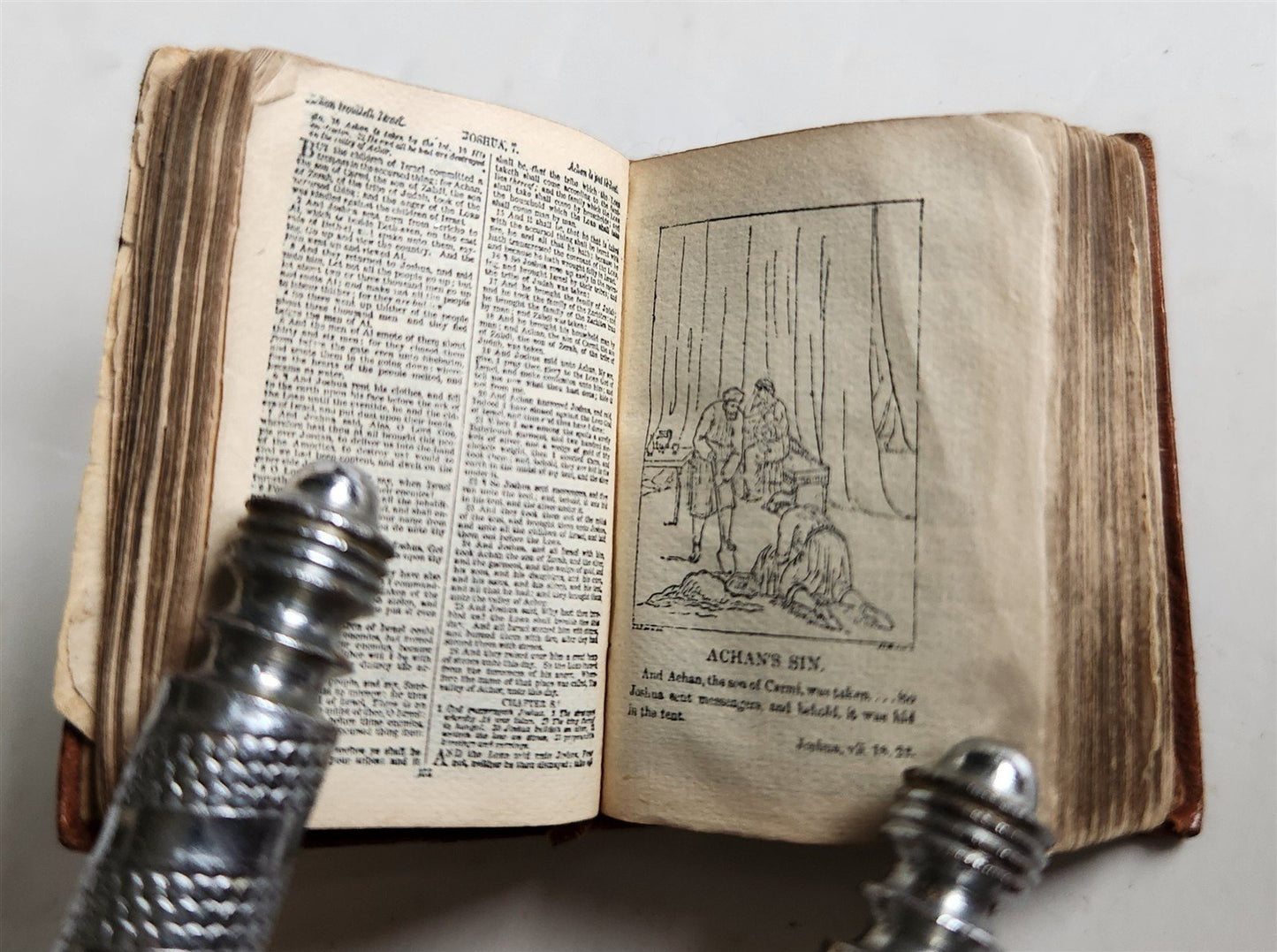1838 MINIATURE BIBLE in ENGLISH w/ Magnified glass ANTIQUE illustrated