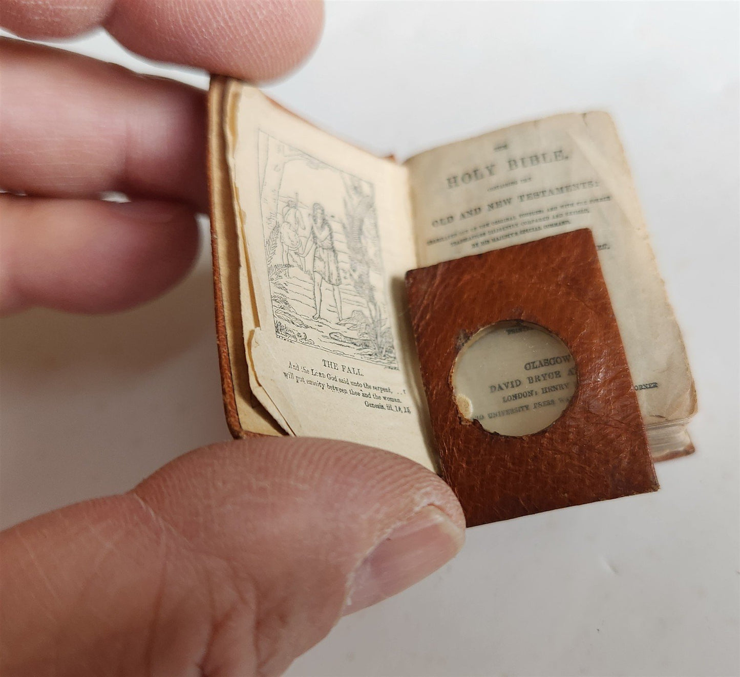 1838 MINIATURE BIBLE in ENGLISH w/ Magnified glass ANTIQUE illustrated