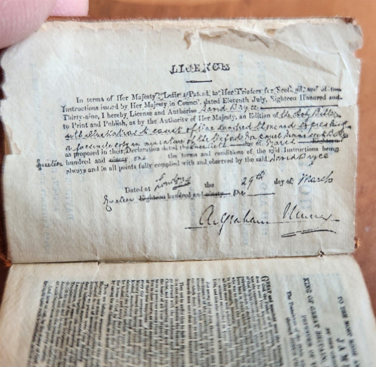1838 MINIATURE BIBLE in ENGLISH w/ Magnified glass ANTIQUE illustrated