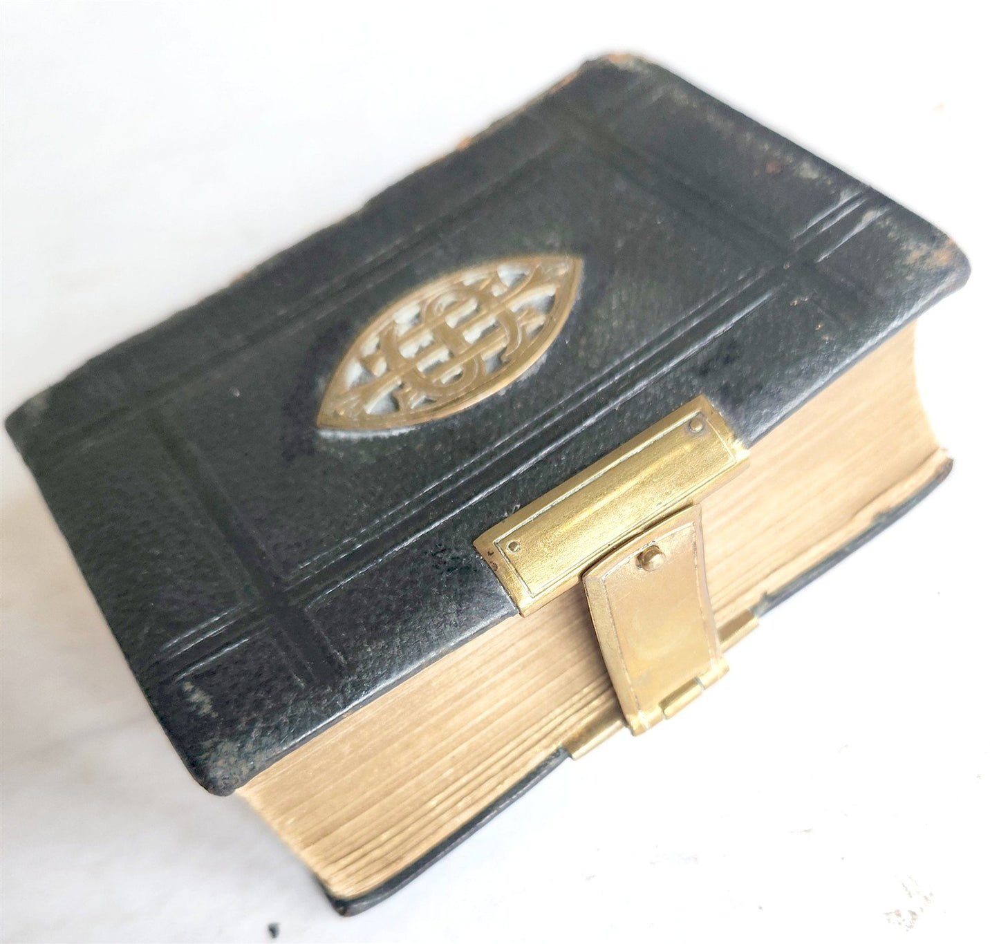 1870s BIBLE in ENGLISH - POCKET SIZE w/ BOOK of PRAYER antique NEW TESTAMENT