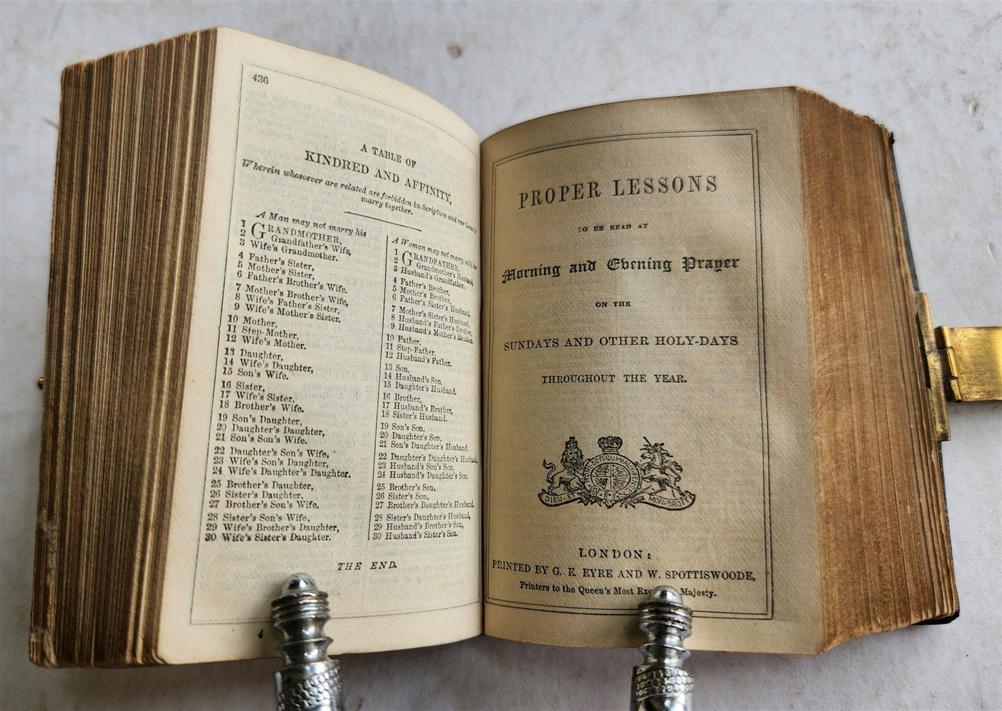 1870s BIBLE in ENGLISH - POCKET SIZE w/ BOOK of PRAYER antique NEW TESTAMENT