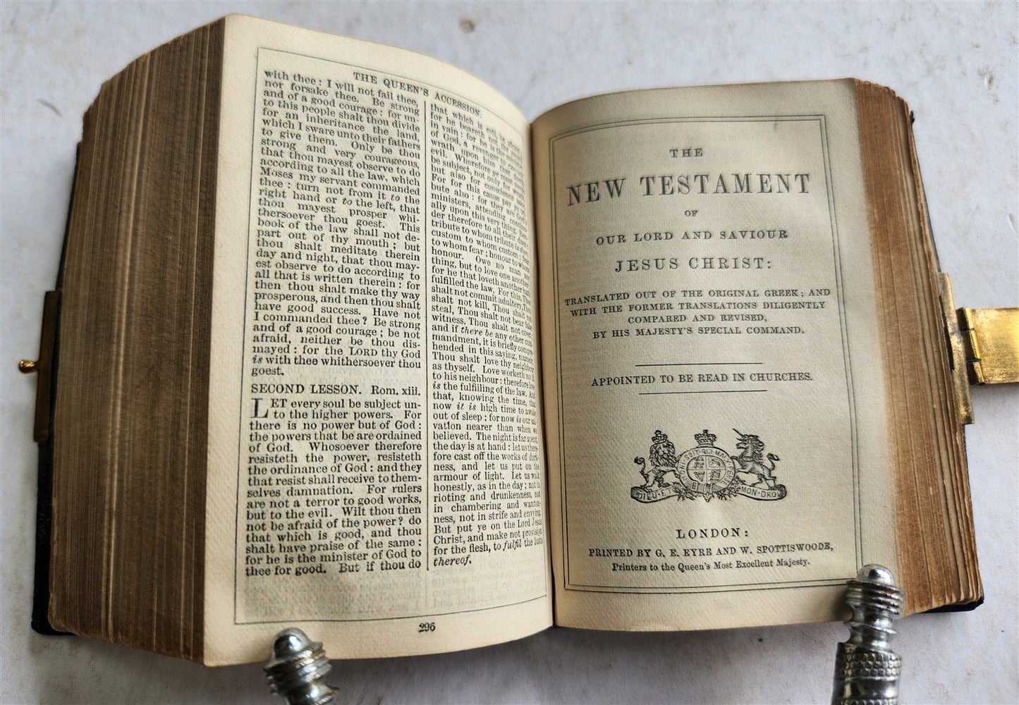1870s BIBLE in ENGLISH - POCKET SIZE w/ BOOK of PRAYER antique NEW TESTAMENT