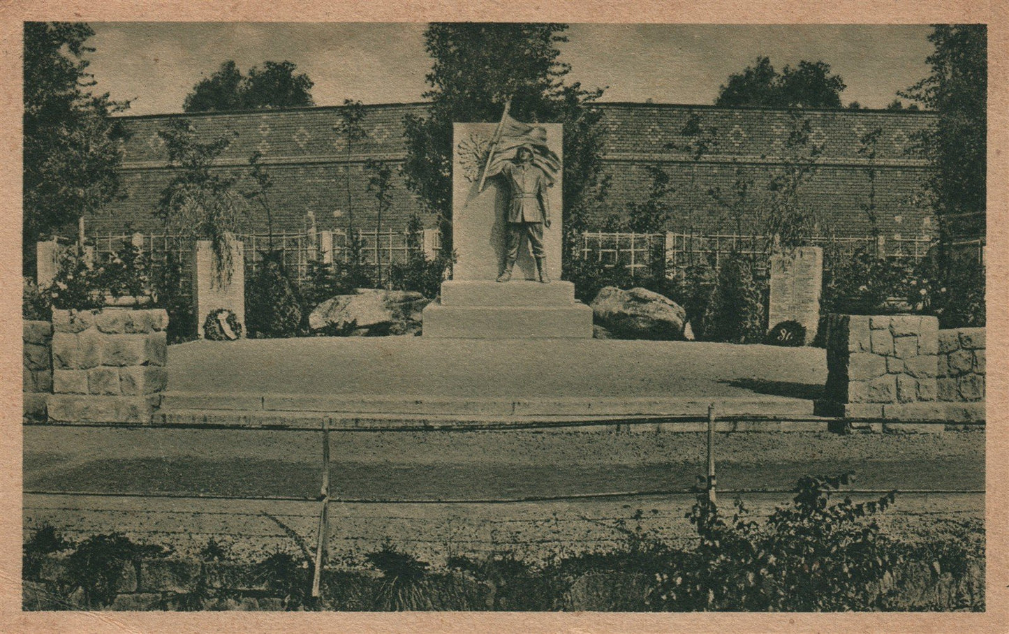 GERMANY SAUPERSDORF i. SA. KRIEGER-EHRENMAL ANTIQUE POSTCARD