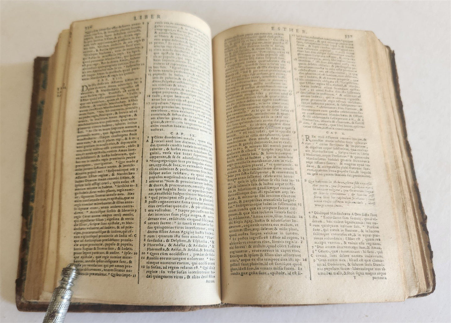 1607 BIBLE in LATIN Biblia Sacra ANTIQUE