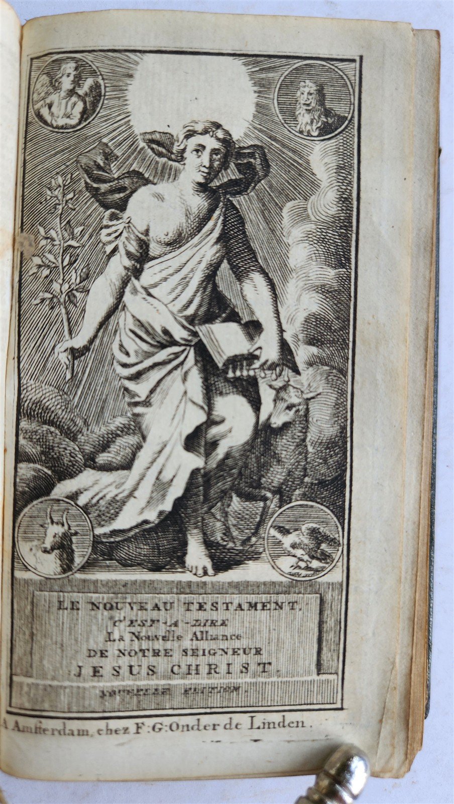1761 BIBLE in FRENCH LA SAINTE BIBLE OLD & NEW TESTAMENT antique FINE BINDING