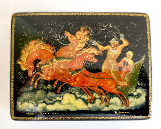 RUSSIAN PALEKH SCHOOL 1983 HAND PAINTED LACQUER BOX TROIKA vintage ARTIST SIGNED