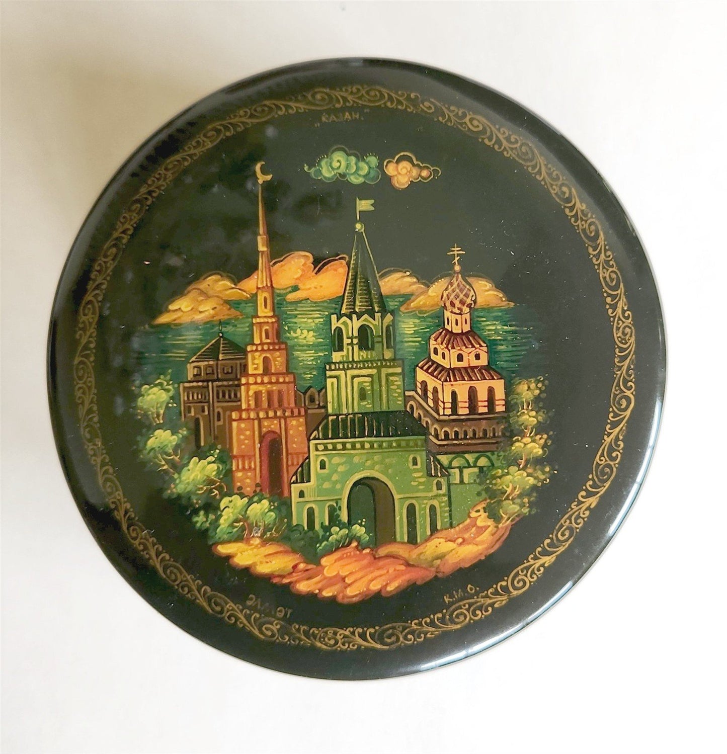 RUSSIAN HAND PAINTED LACQUER BOX vintage UNUSUAL