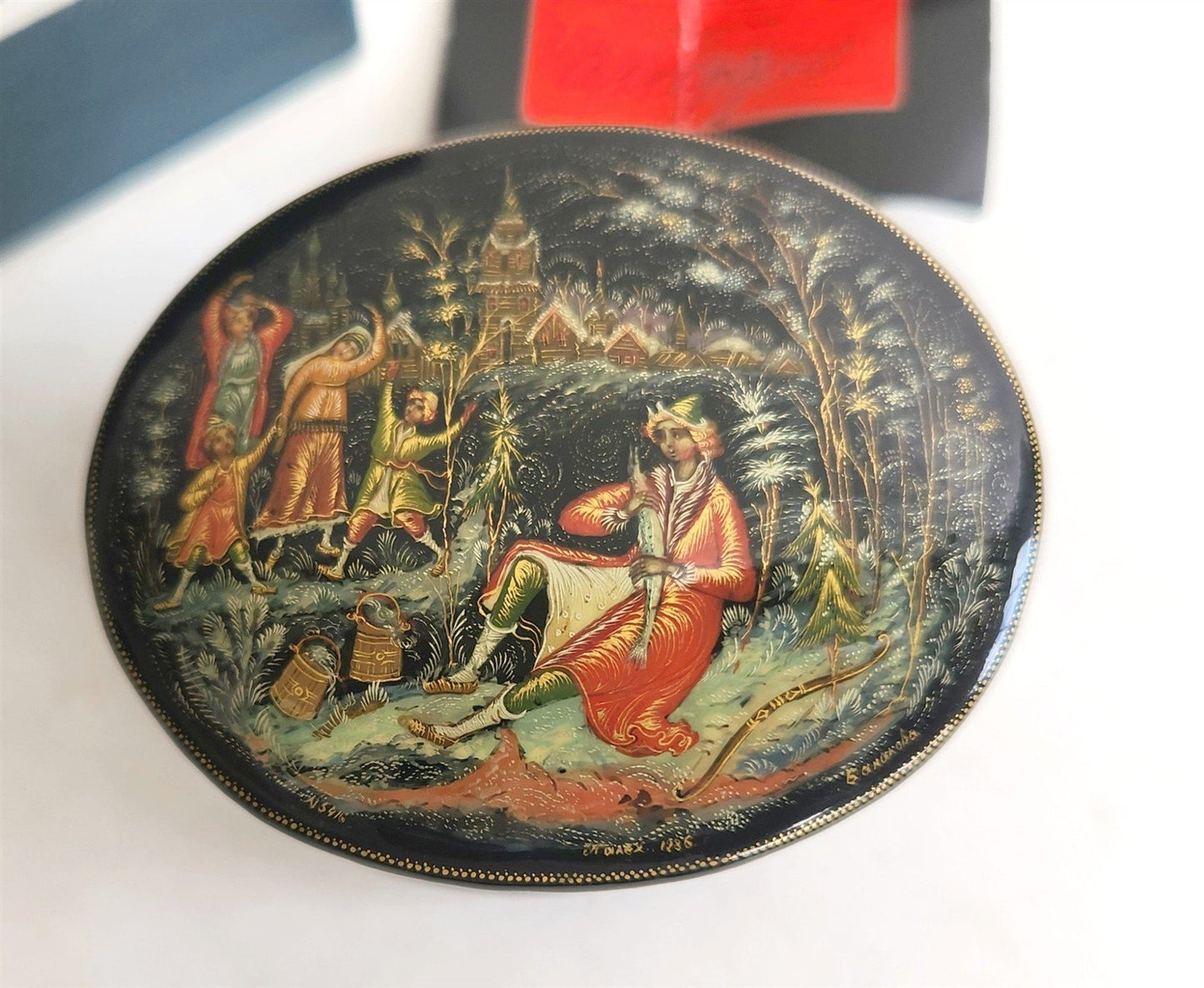 RUSSIAN PALEKH SCHOOL 1986 ALL SIDES PAINTED LACQUER BOX EMELYA & MAGIC FISH