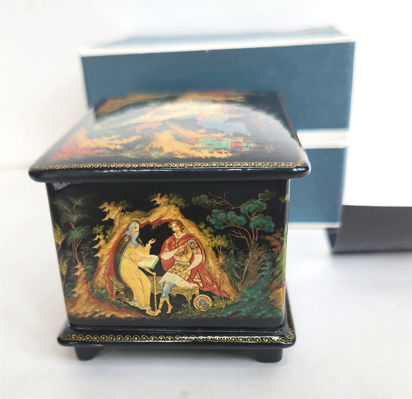 RUSSIAN PALEKH SCHOOL 1986 FIVE SIDES PAINTED LACQUER BOX RUSLAN & LUDMILA