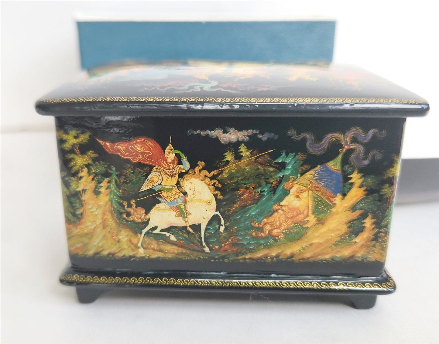 RUSSIAN PALEKH SCHOOL 1986 FIVE SIDES PAINTED LACQUER BOX RUSLAN & LUDMILA