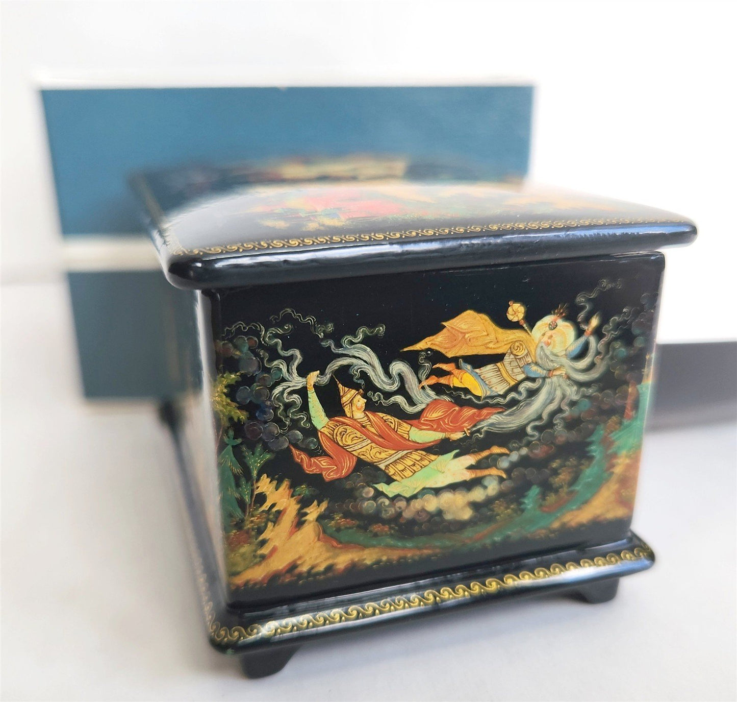 RUSSIAN PALEKH SCHOOL 1986 FIVE SIDES PAINTED LACQUER BOX RUSLAN & LUDMILA